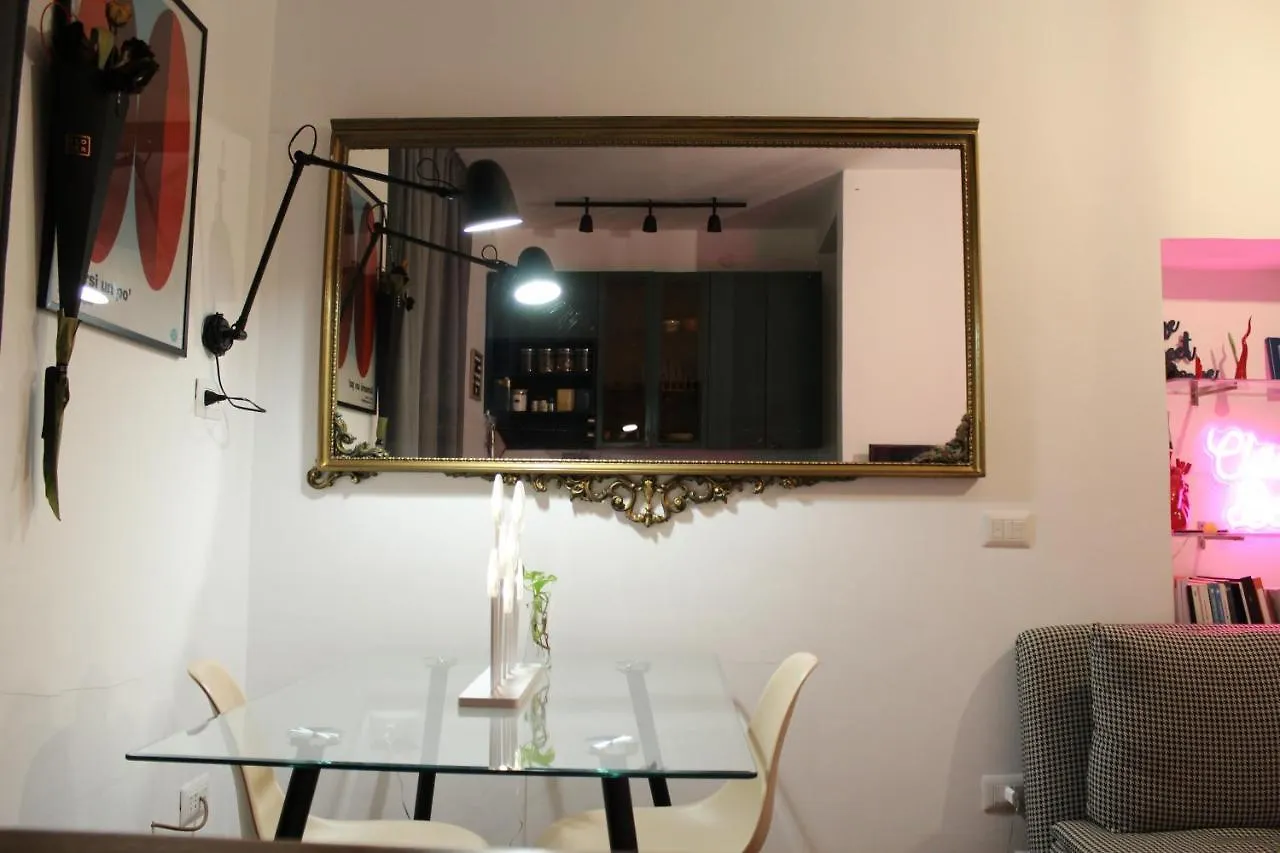 L' Altobasso Apt - Atypical Neapolitan House 나폴리